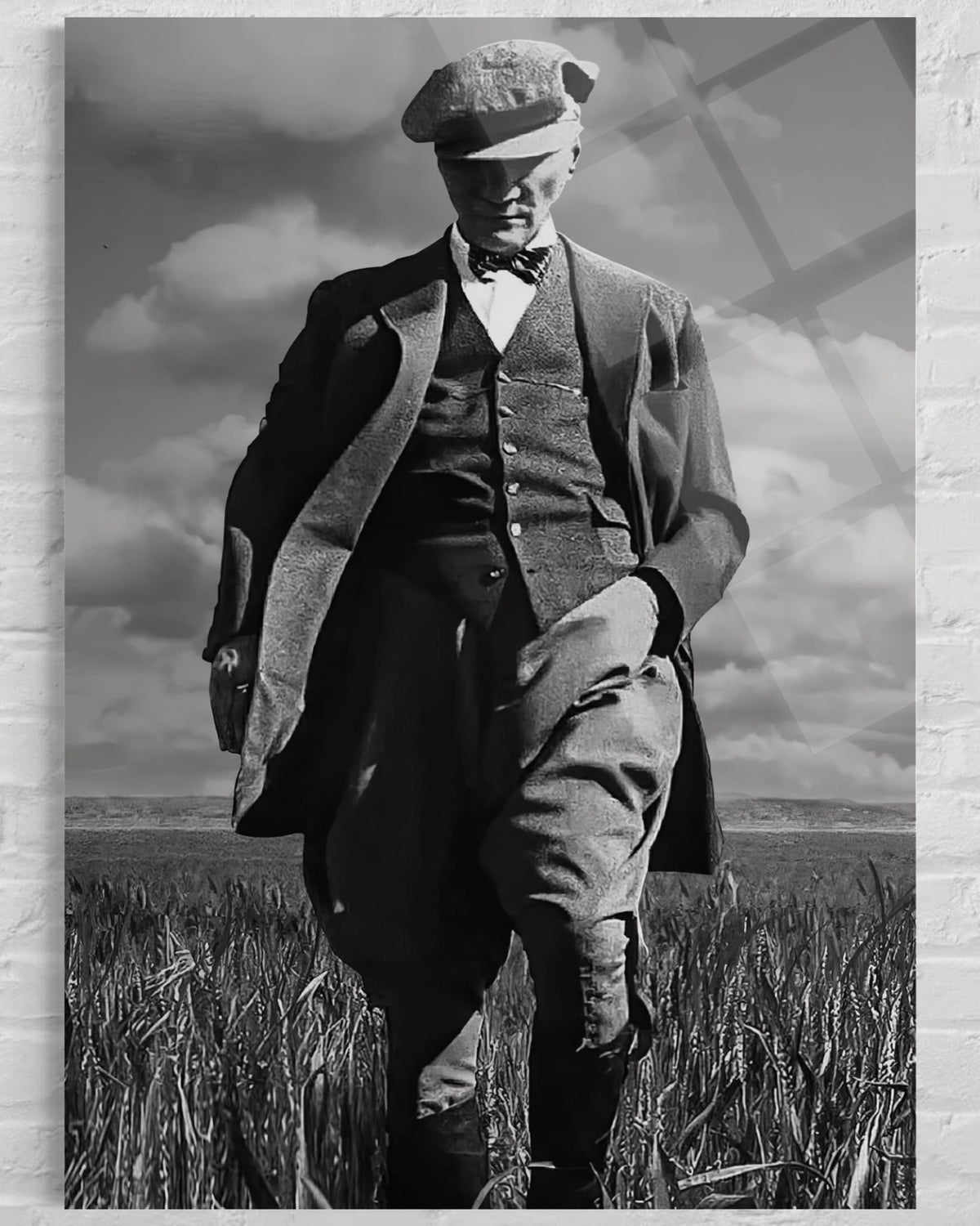 Atatürk Buğday Tarlasında Kasketli Cam Tablo – Kırsal Duvar Dekoru