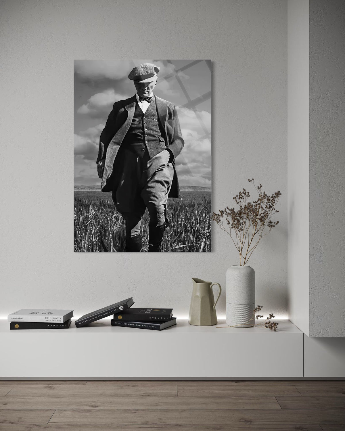 Atatürk Buğday Tarlasında Kasketli Cam Tablo – Kırsal Duvar Dekoru