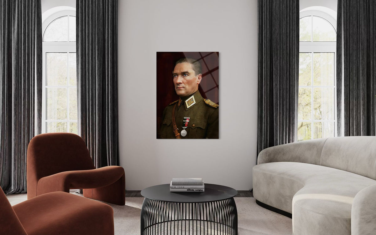 Atatürk Askeri Üniformalı Madalyalı Cam Tablo – Tarihi Portre Duvar Dekoru