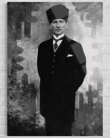 Atatürk Tam Boy Kalpaklı Siyah Beyaz Cam Tablo – Minimalist Duvar Dekoru