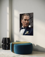 Atatürk Papyonlu Şık Portre Cam Tablo – Modern Sanat Duvar Dekoru