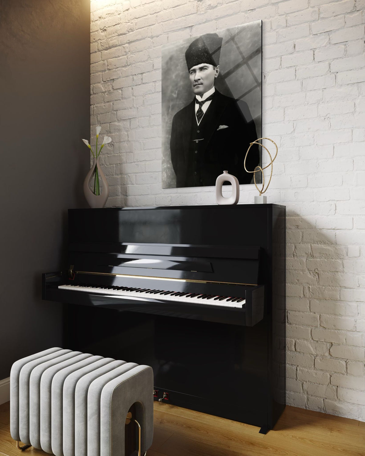 Atatürk Klasik Stüdyo Portre Cam Tablo – Zamansız Duvar Dekoru