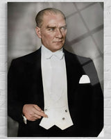 Atatürk Frak Giymiş Resmi Portre Cam Tablo – Şık Duvar Dekoru