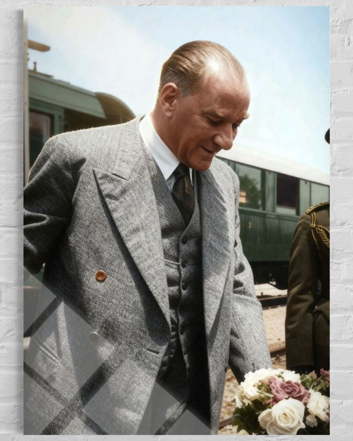 Atatürk Tren İstasyonunda Çiçekli Renklendirilmiş Cam Tablo – Samimi Duvar Dekoru