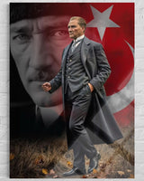 Atatürk Çift Pozlama Yüz ve Bayrak Fonlu Cam Tablo – Sanatsal Duvar Dekoru