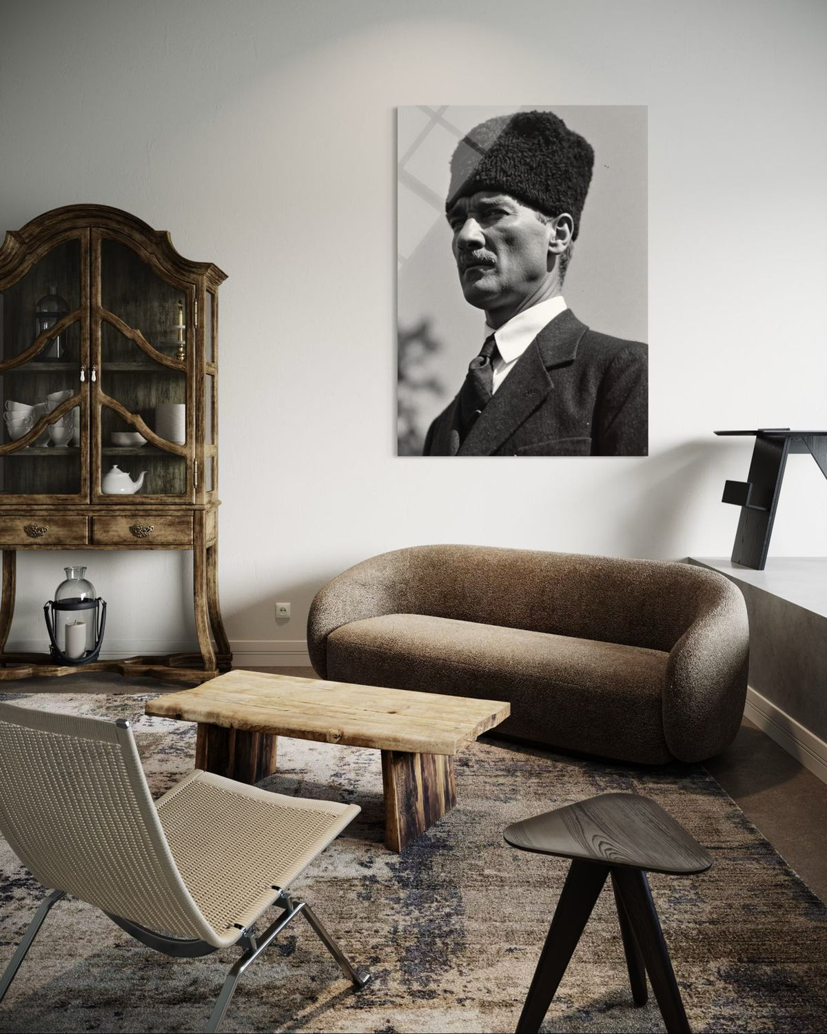 Atatürk Üç Çeyrek Profil Klasik Portre Cam Tablo – Otoriter Duvar Dekoru