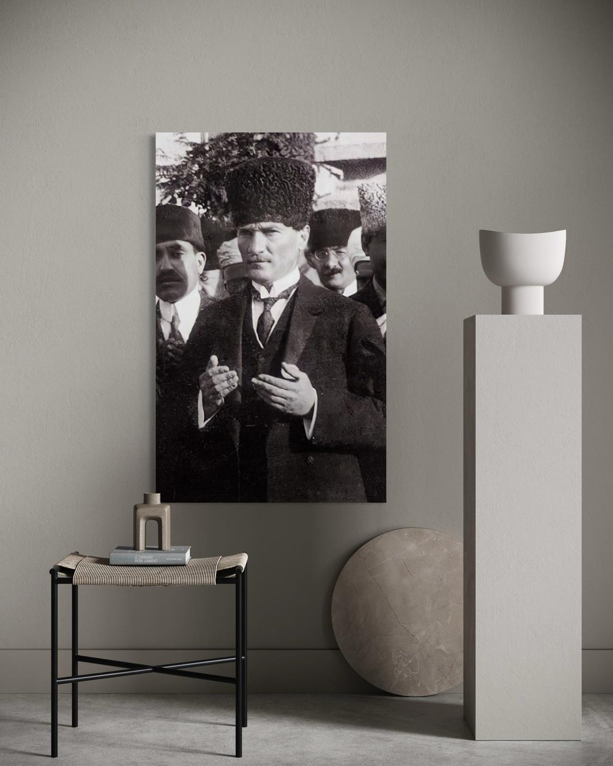 Atatürk Devlet Adamlarıyla Otantik Tarihi Fotoğraf Cam Tablo – Belgesel Duvar Dekoru
